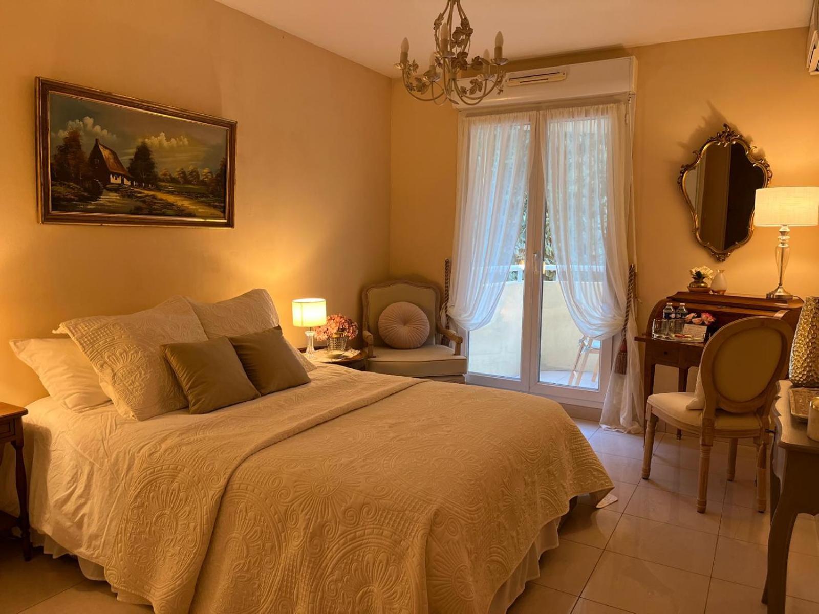 Grace & Breakfast Bed and Breakfast Beausoleil Eksteriør billede