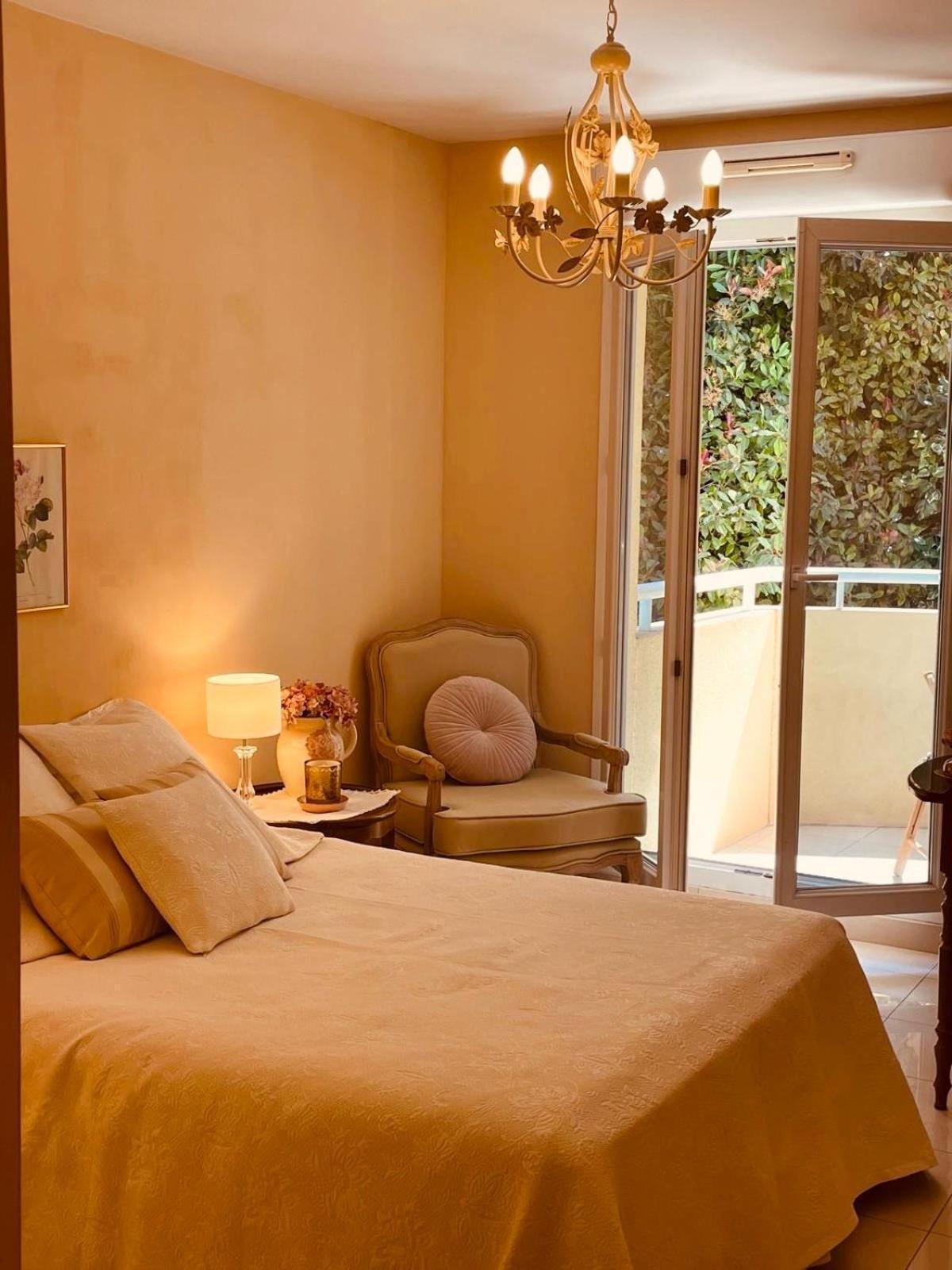 Grace & Breakfast Bed and Breakfast Beausoleil Eksteriør billede